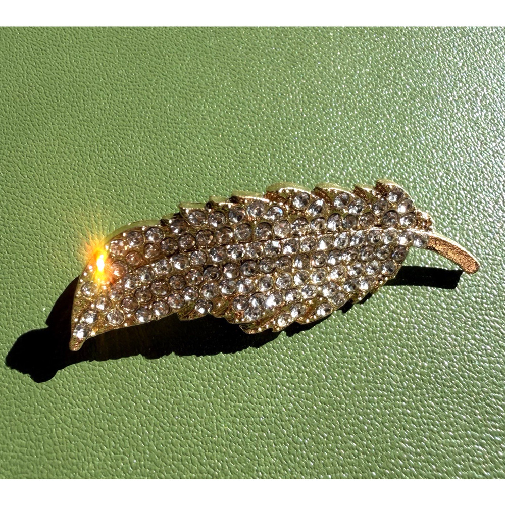 Gold Tone Rhinestone Feather Brooch Sparkly Leaf Pin Vintage Style 1.5”